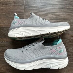 Skechers Women's Gray and Pink D'LUX Walker Sneakers